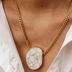 LA RADIANT VAL JEAN GLOBAL Samirah Oval Necklace