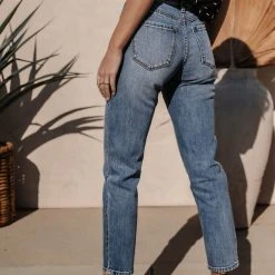 KanCan Tayla Mom Jeans In Medium Wash