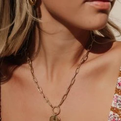 ESSENCE COLLECTION Amaya Necklace