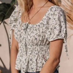 DRESS FORUM Hallie Floral Top