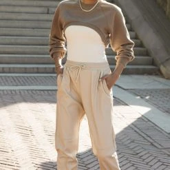 Sweaters Vero Moda Alia Ultra-Cropped Sweater In Taupe