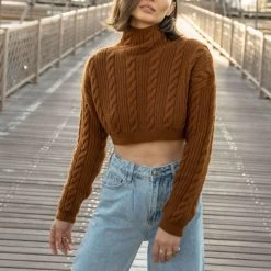LISTICLE Sweaters Kenneth Cropped Sweater 17 LISTICLE Sweaters Kenneth Cropped Sweater