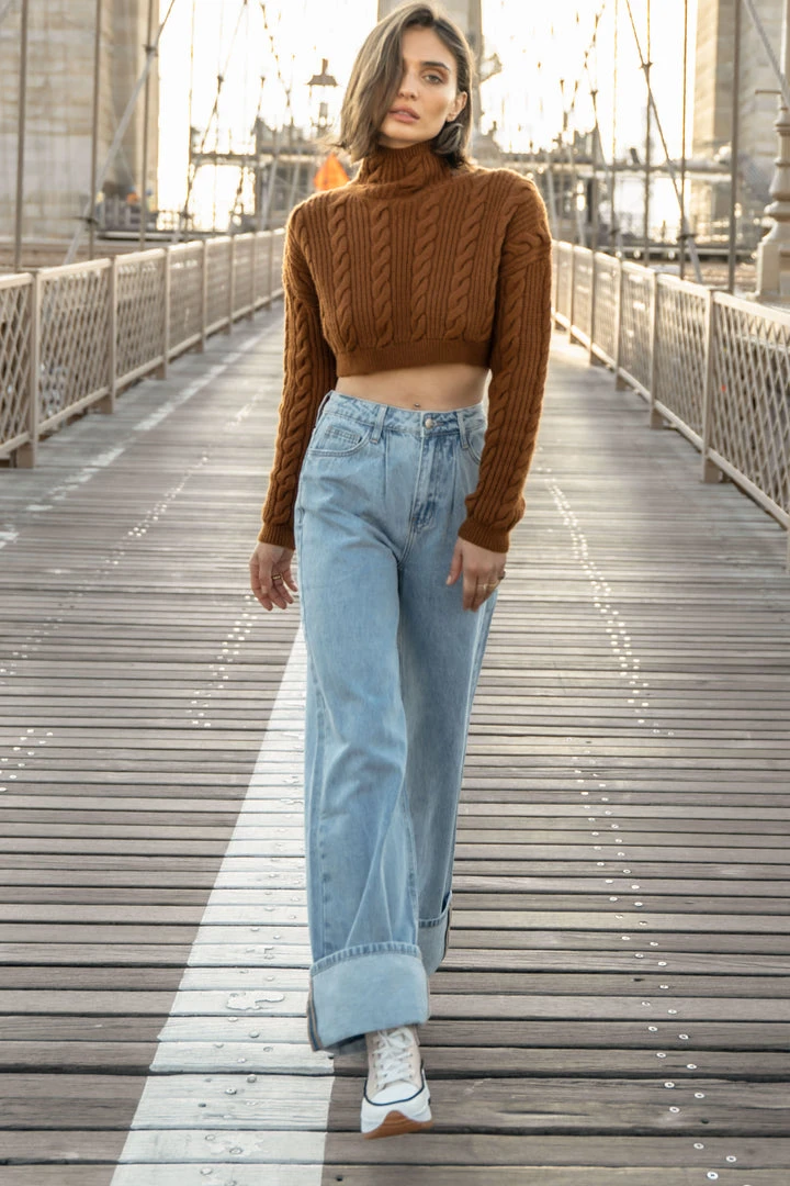 LISTICLE Sweaters Kenneth Cropped Sweater 3 LISTICLE Sweaters Kenneth Cropped Sweater