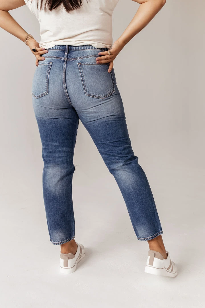 CELLO JEANS Bohme Mom Jeans In Medium Wash 10 CELLO JEANS Bohme Mom Jeans In Medium Wash