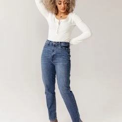 KANCAN Bohme Payton Mom Jeans In Medium Wash