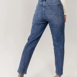 KANCAN Bohme Payton Mom Jeans In Medium Wash