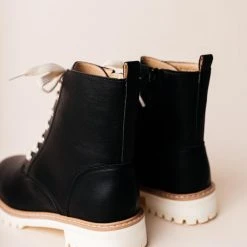 FREE SOUL/MIRACLE MILE Shoes Aurora Combat Boots In Black