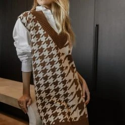 PROMESA Lillee Sweater Vest In Camel - FINAL SALE Sweaters