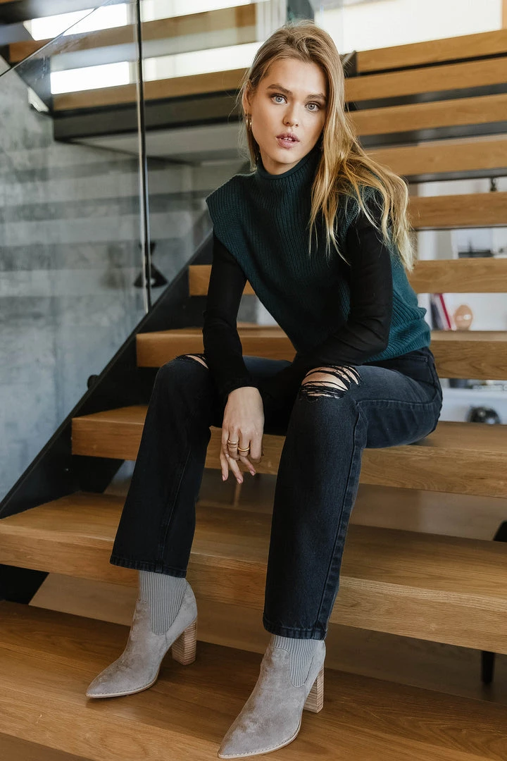 Vero Moda Delmare Sweater Vest In Emerald - FINAL SALE 3 Vero Moda Delmare Sweater Vest In Emerald - FINAL SALE