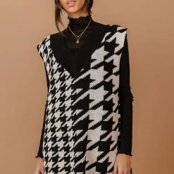 PROMESA Sweaters Lillee Sweater Vest In Black - FINAL SALE