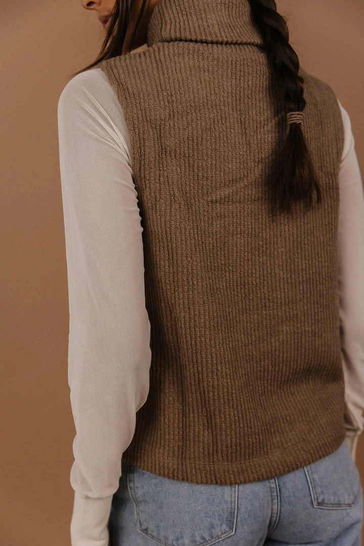 Sweaters Vero Moda River Sweater Vest In Brown - FINAL SALE 4 Sweaters Vero Moda River Sweater Vest In Brown - FINAL SALE