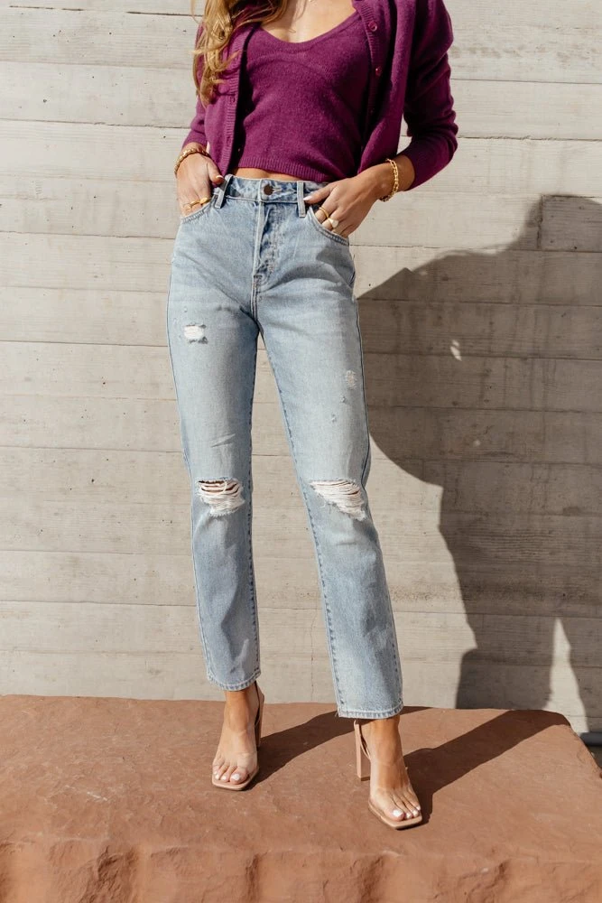 HIDDEN JEANS Adriana Straight Leg Denim In Light Wash 5 HIDDEN JEANS Adriana Straight Leg Denim In Light Wash