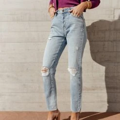 HIDDEN JEANS Adriana Straight Leg Denim In Light Wash 12 HIDDEN JEANS Adriana Straight Leg Denim In Light Wash