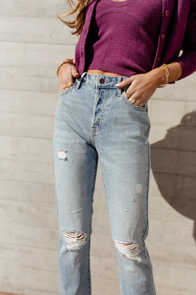 HIDDEN JEANS Adriana Straight Leg Denim In Light Wash 9 HIDDEN JEANS Adriana Straight Leg Denim In Light Wash