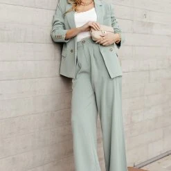 AARON & AMBER Romaine Blazer In Sage