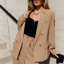 AARON & AMBER Romaine Blazer In Camel