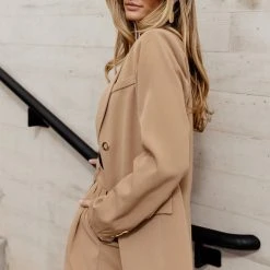 AARON & AMBER Romaine Blazer In Camel