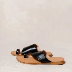 FREE SOUL/MIRACLE MILE Ella Sandals In Black Shoes
