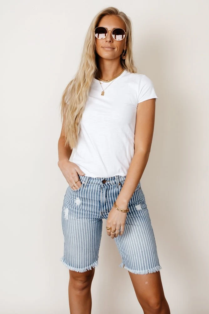 WORUI Brooklynn Lettuce Edge Top In White - FINAL SALE 6 WORUI Brooklynn Lettuce Edge Top In White - FINAL SALE