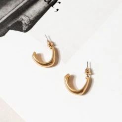 LA RADIANT VAL JEAN GLOBAL Isabel Hoop Earrings