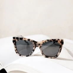 I SEA Billie Sunglasses In Tortoiseshell
