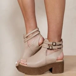 FREE SOUL/MIRACLE MILE Alejandra Heeled Sandals In White