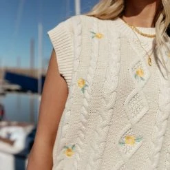 TEA N ROSE Calla Sweater Vest Tops