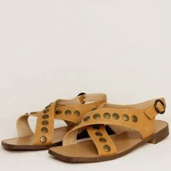 FREE SOUL/MIRACLE MILE Kylie Sandals In Tan - FINAL SALE Fresh Markdowns