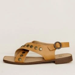 FREE SOUL/MIRACLE MILE Kylie Sandals In Tan - FINAL SALE Fresh Markdowns