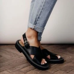 BEAST FASHION Millie Sandals In Black New Arrivals