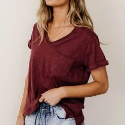 SINA Tops Ayla Tee In Burgundy