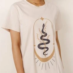 WORUI Tops Serpent Graphic Tee