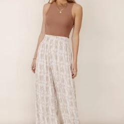 WORUI Kendall Tank In Mocha Tops