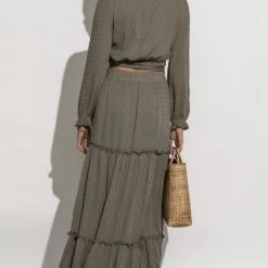 LISTICLE Sets Keira Set In Sage 16 LISTICLE Sets Keira Set In Sage