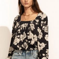 LOVE STITCH Clothing Illustrated Tops Renata Floral Blouse 15 LOVE STITCH Clothing Illustrated Tops Renata Floral Blouse