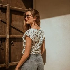 PROMESA Carol Floral Blouse - FINAL SALE Short Sleeve