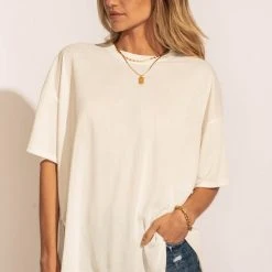 CHERISH Aubrah Top In White Tops