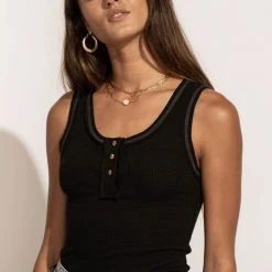 LA MIEL Waylon Ribbed Tank Top In Black