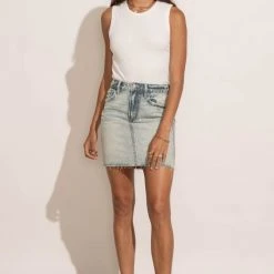 LA MIEL Roselyn Tank Top In White Tops