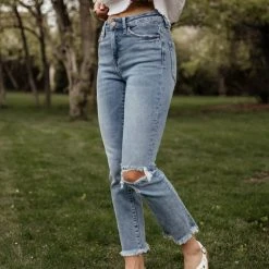 PLASTIC Vervet Jeanne Distressed Jeans