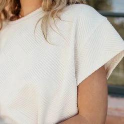 SEE AND BE SEEN Sonia Top In Cream