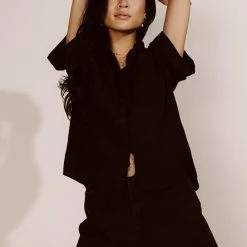FINAL TOUCH COLLECTION Maeva Button Down Top In Black