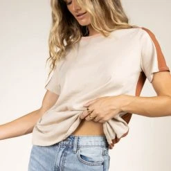 Tres Bien Owen Color Block Tee In Rust