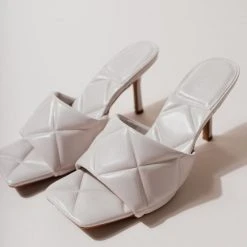 JP ORIGINAL Fresh Markdowns Zeal Heeled Mules In Black - FINAL SALE