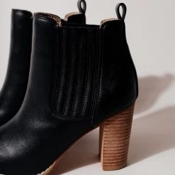 FREE SOUL/MIRACLE MILE Finley Heeled Boots In Nude