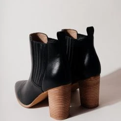 FREE SOUL/MIRACLE MILE Finley Heeled Boots In Nude