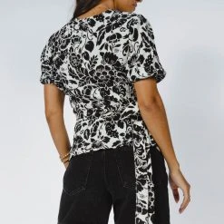 LOVE STITCH Clothing Illustrated New Arrivals Lexington Blouse