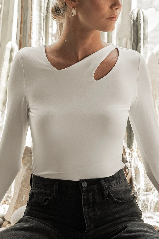 FINAL TOUCH COLLECTION Ellen Cut-Out Top 4 FINAL TOUCH COLLECTION Ellen Cut-Out Top