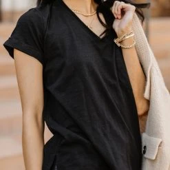 SINA Tops Ayla Tee In Burgundy