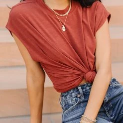 SINA Greta Muscle Tee In Camel